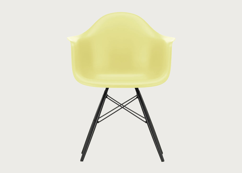 Eames Plastic Armchair RE DAW