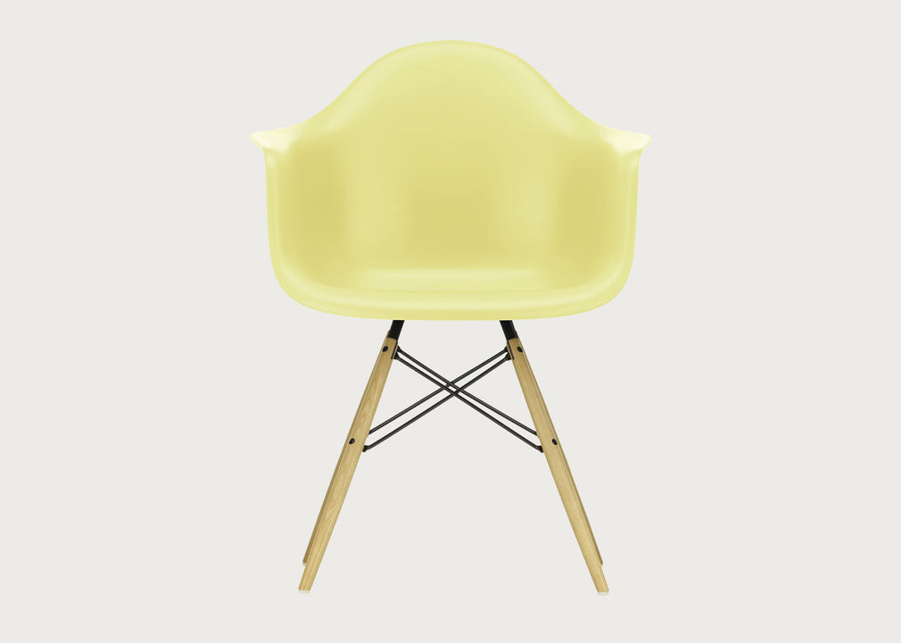 Eames Plastic Armchair RE DAW