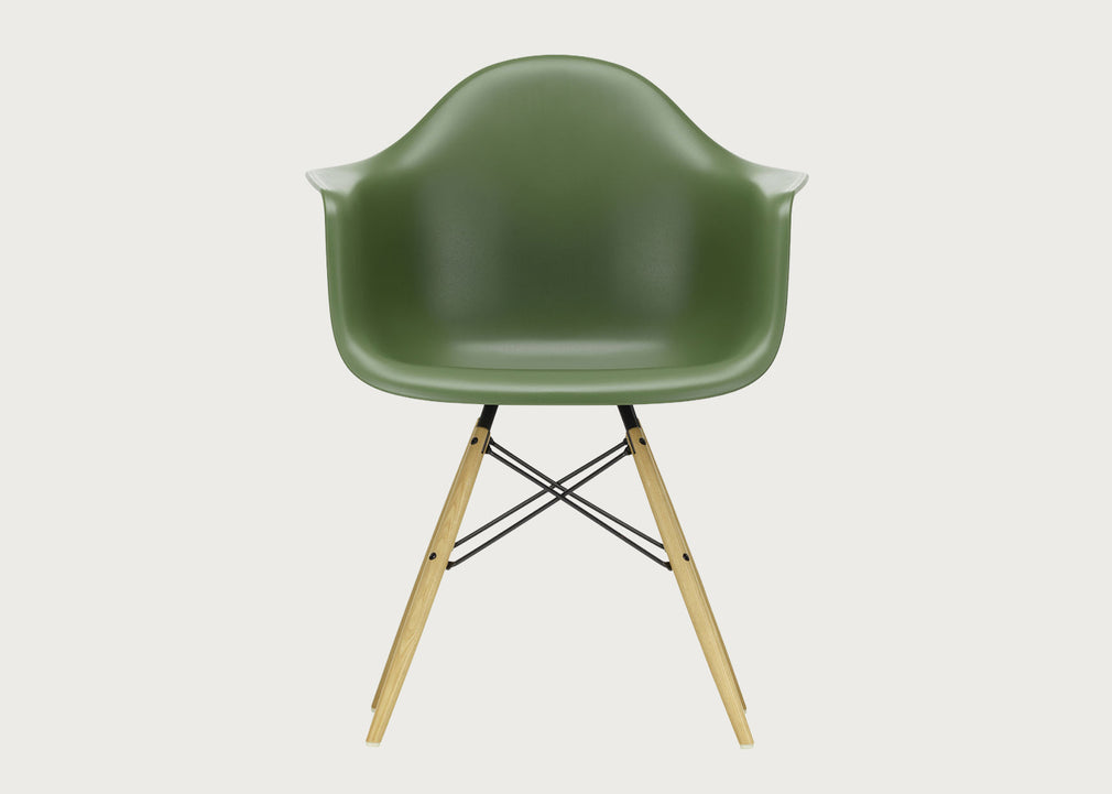 Eames Plastic Armchair RE DAW