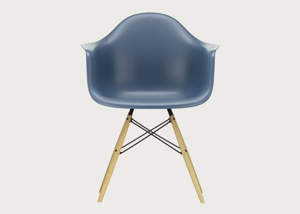 Eames Plastic Armchair RE DAW