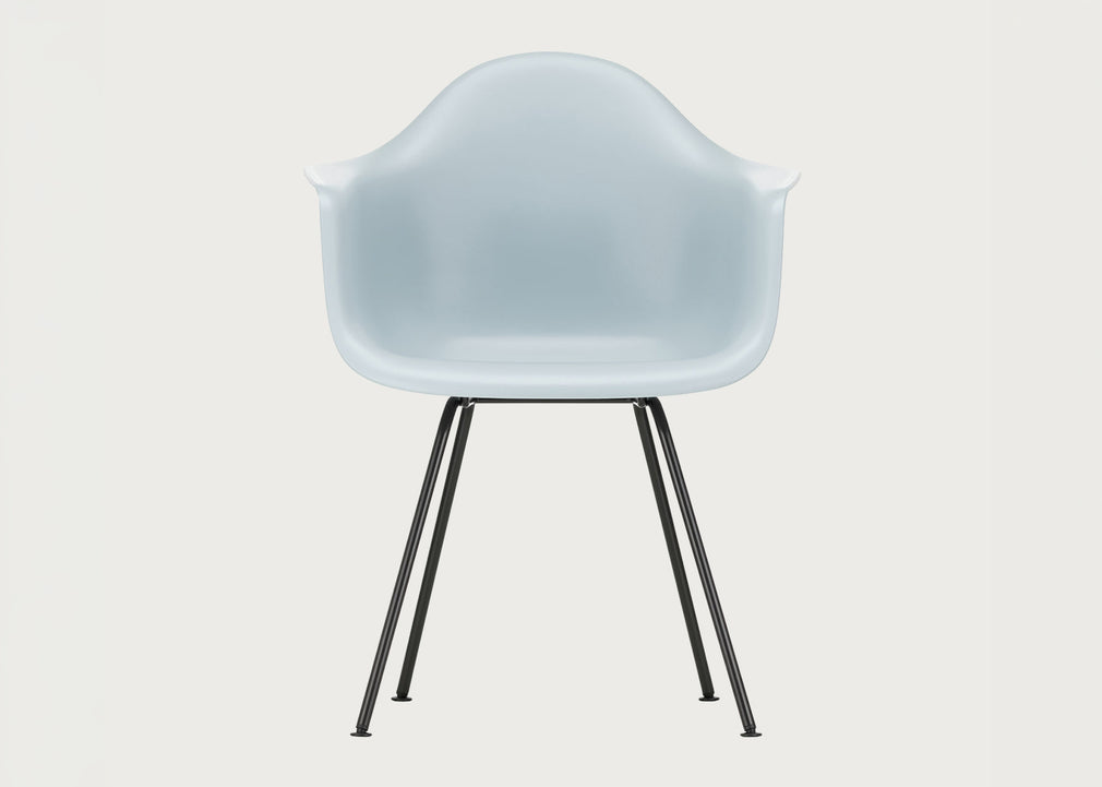 Eames Plastic Armchair RE DAX