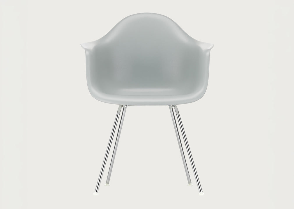 Eames Plastic Armchair RE DAX