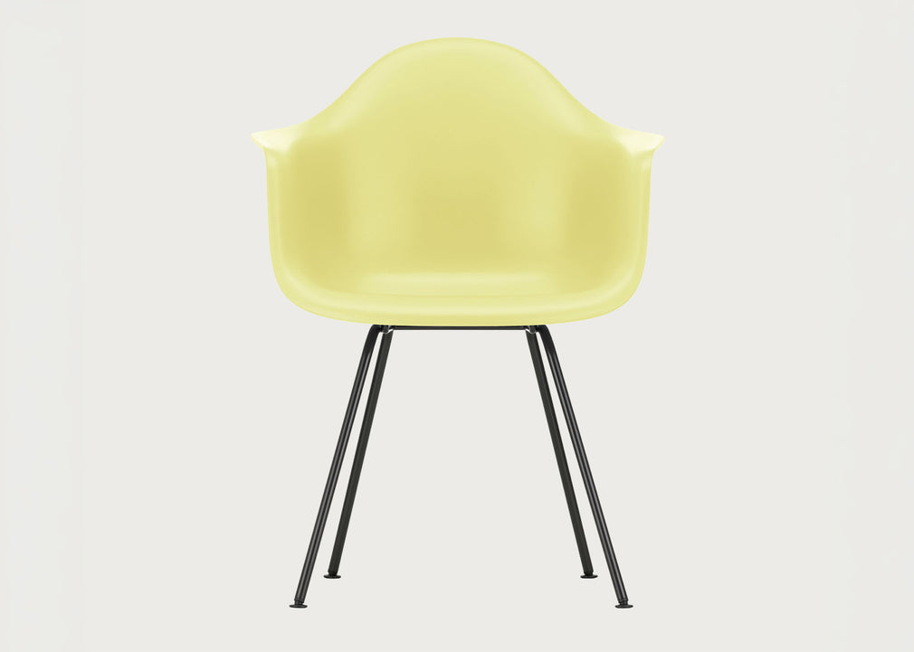 Eames Plastic Armchair RE DAX