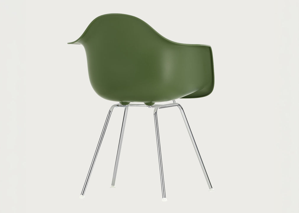 Eames Plastic Armchair RE DAX