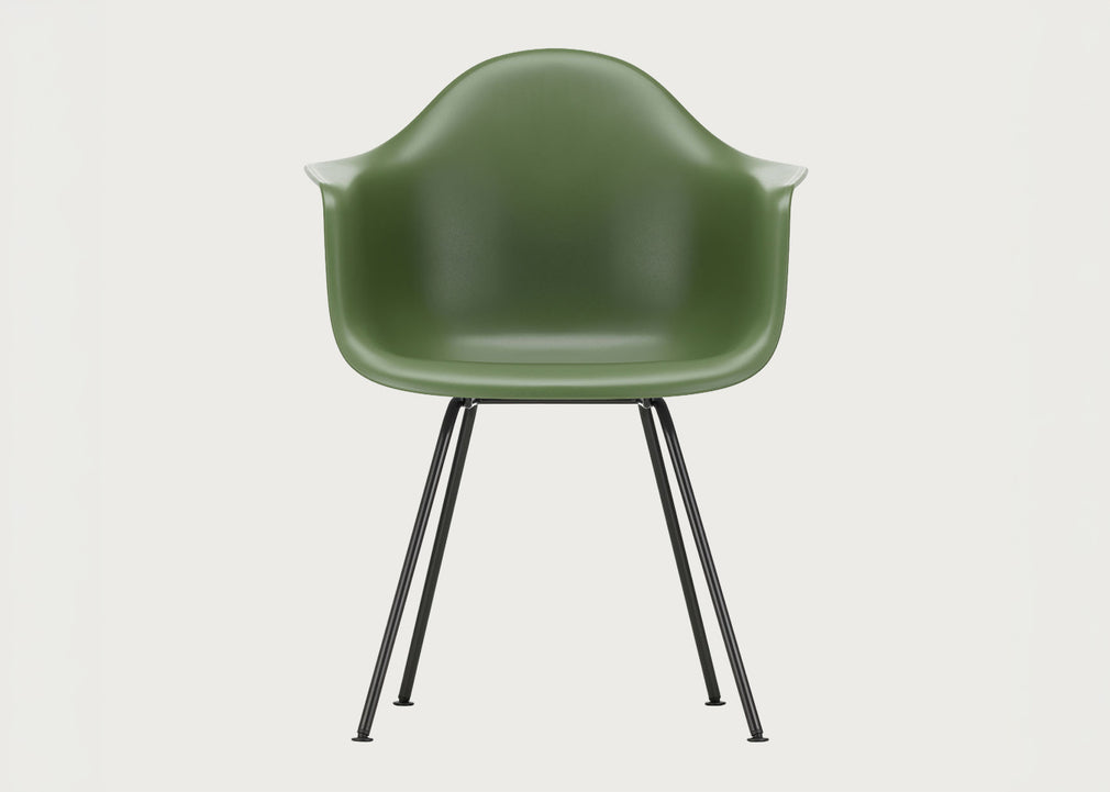 Eames Plastic Armchair RE DAX