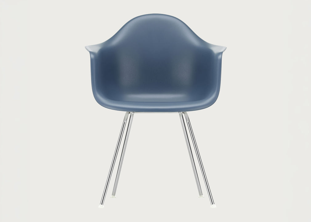 Eames Plastic Armchair RE DAX