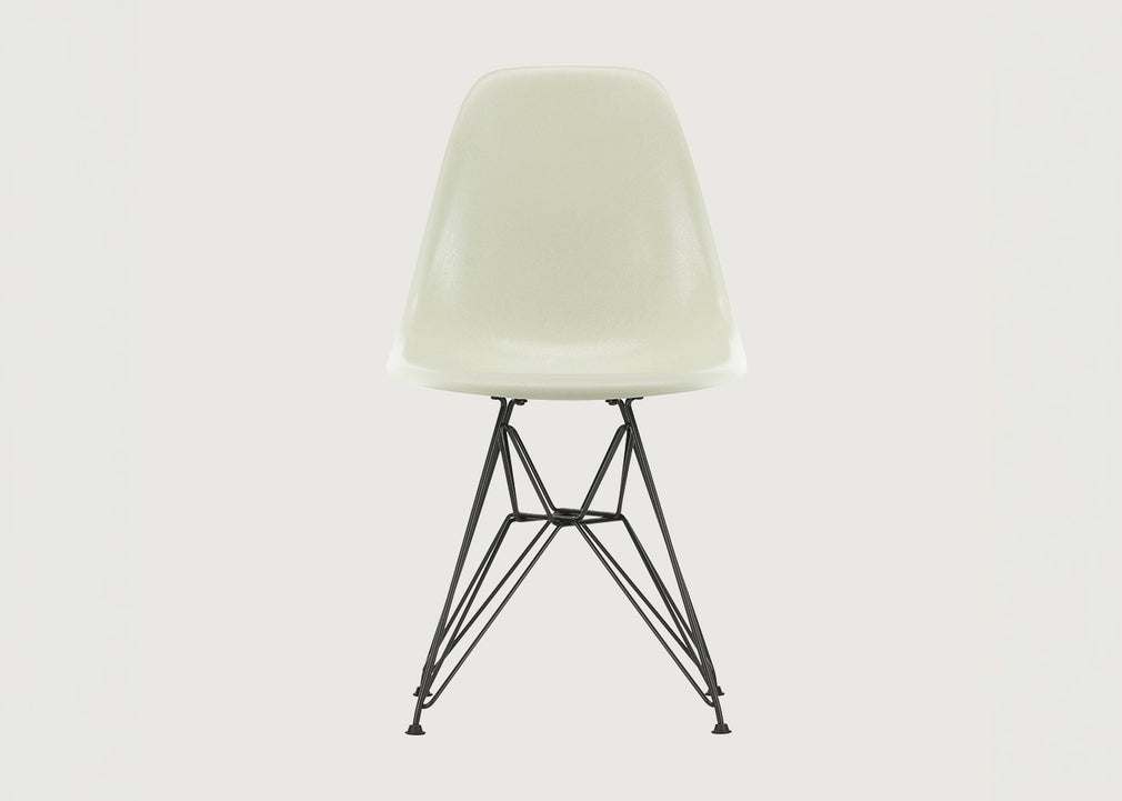 Eames Fibreglass Side Chair DSR