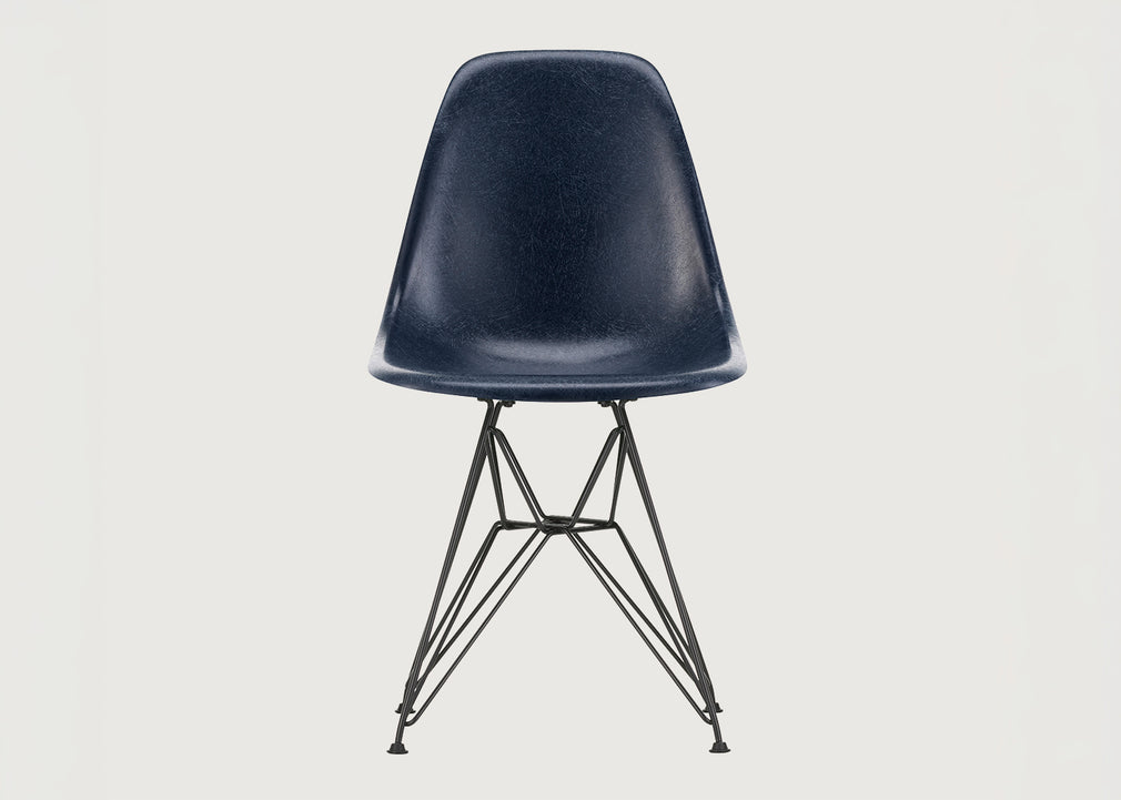 Eames Fibreglass Side Chair DSR