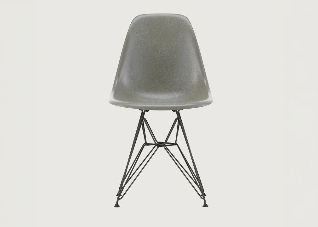 Eames Fibreglass Side Chair DSR