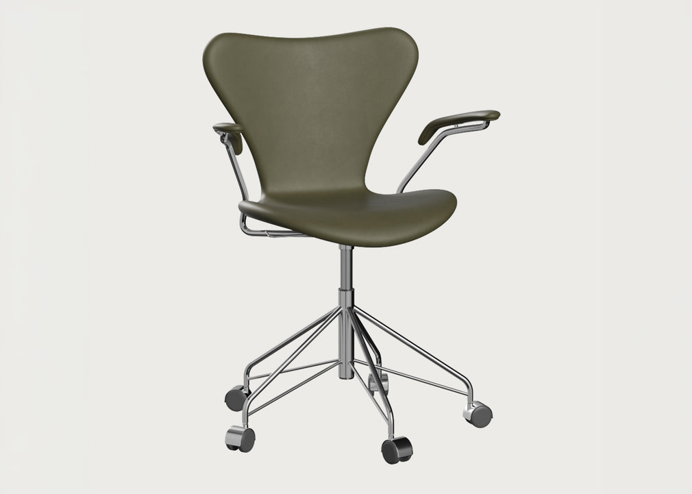 Series 7 Swivel Armchair