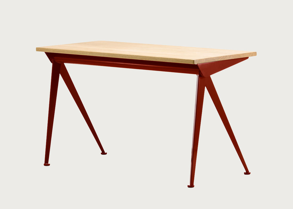 Compas Direction Desk