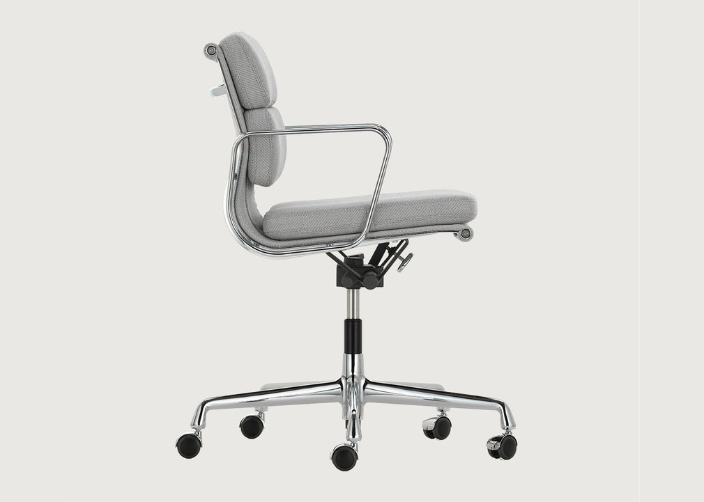 Eames Soft Pad Chair EA 217