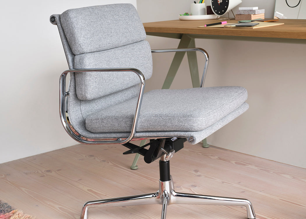 Eames Soft Pad Chair EA 231