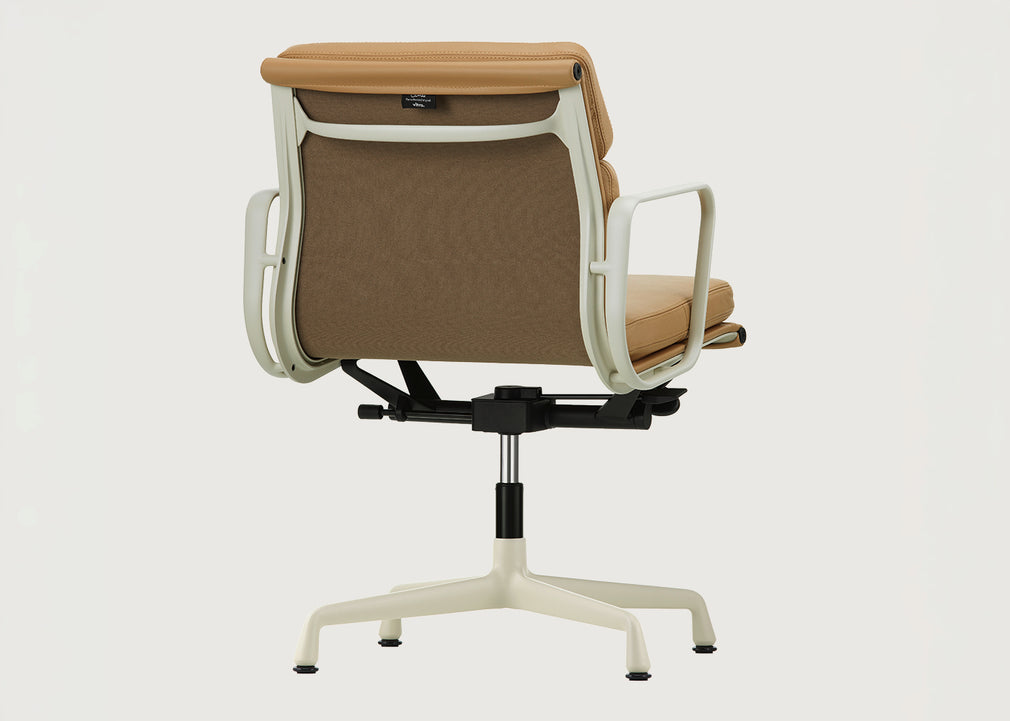 Eames Soft Pad Chair EA 231