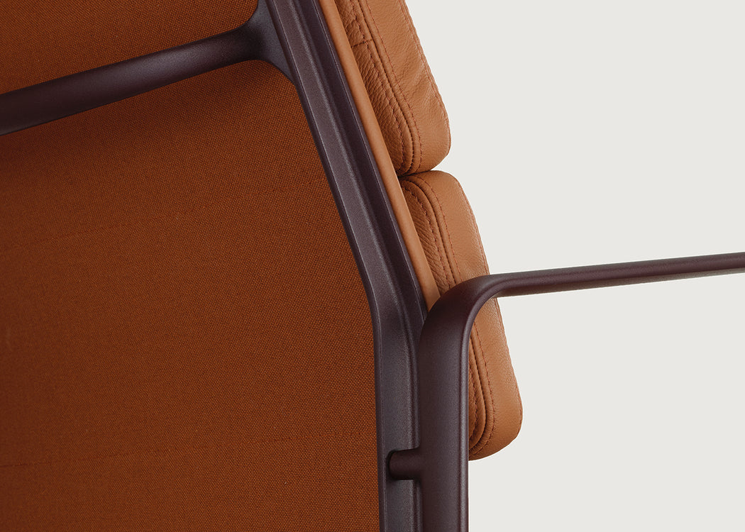 Eames Soft Pad Chair EA 219