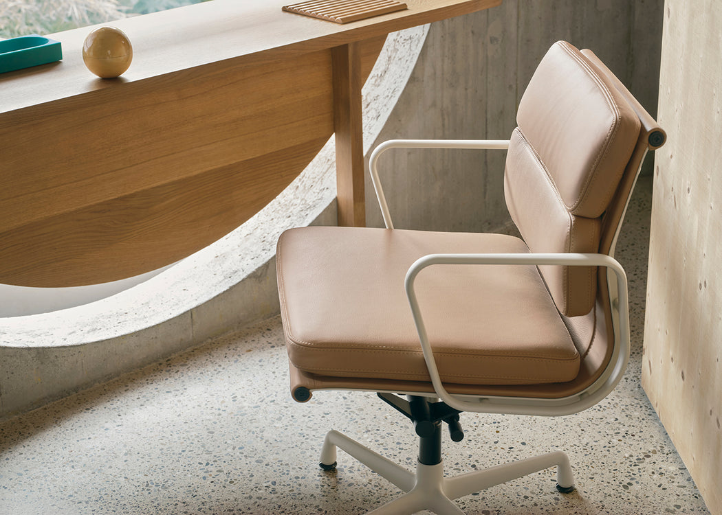 Eames Soft Pad Chair EA 231