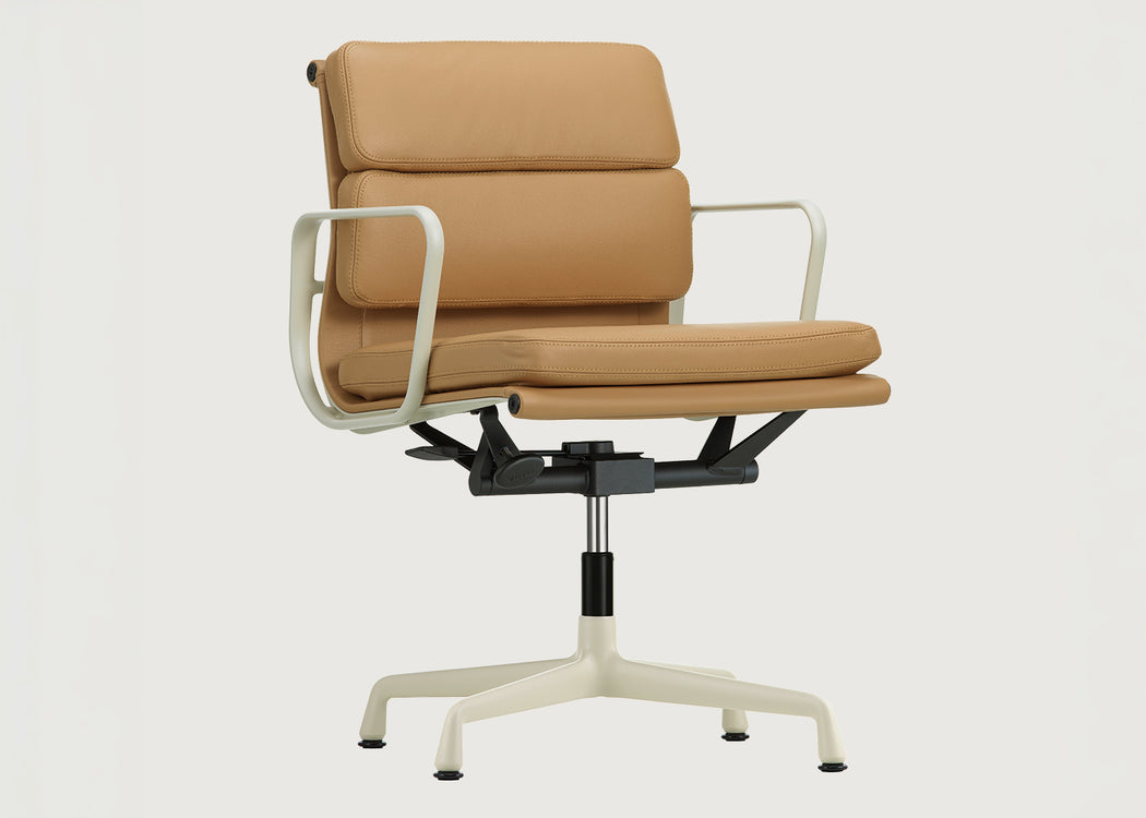 Eames Soft Pad Chair EA 231
