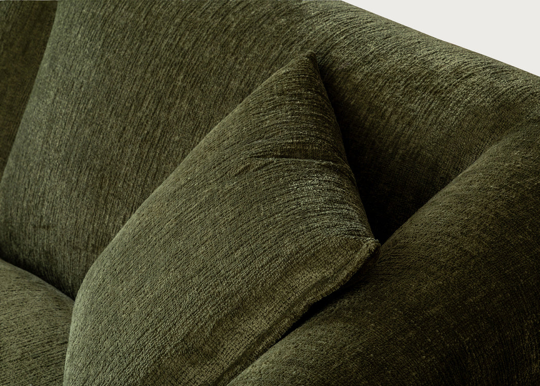 Alto Loveseat