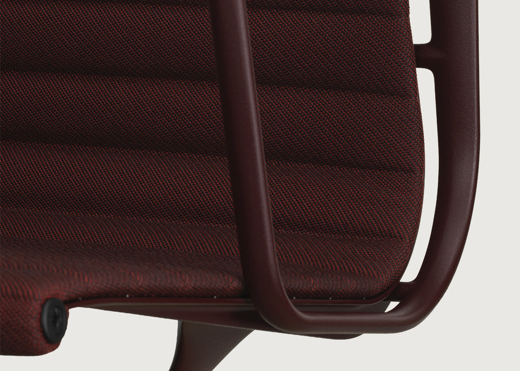Aluminium Chair EA 108