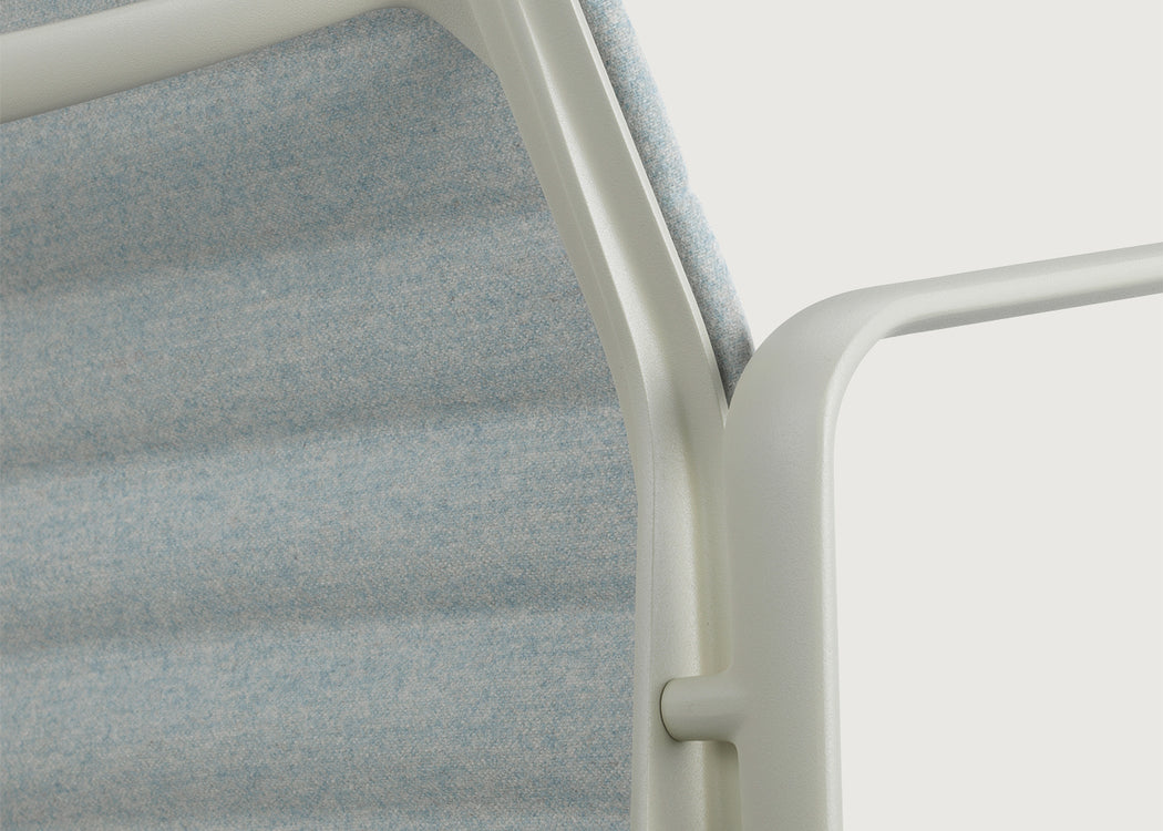 Aluminium Chair EA 117