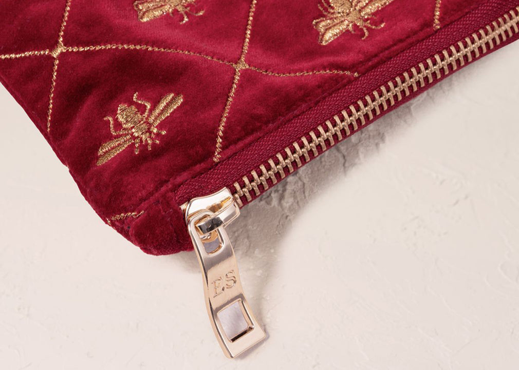 Bee Trellis Velvet Everyday Pouch Rouge