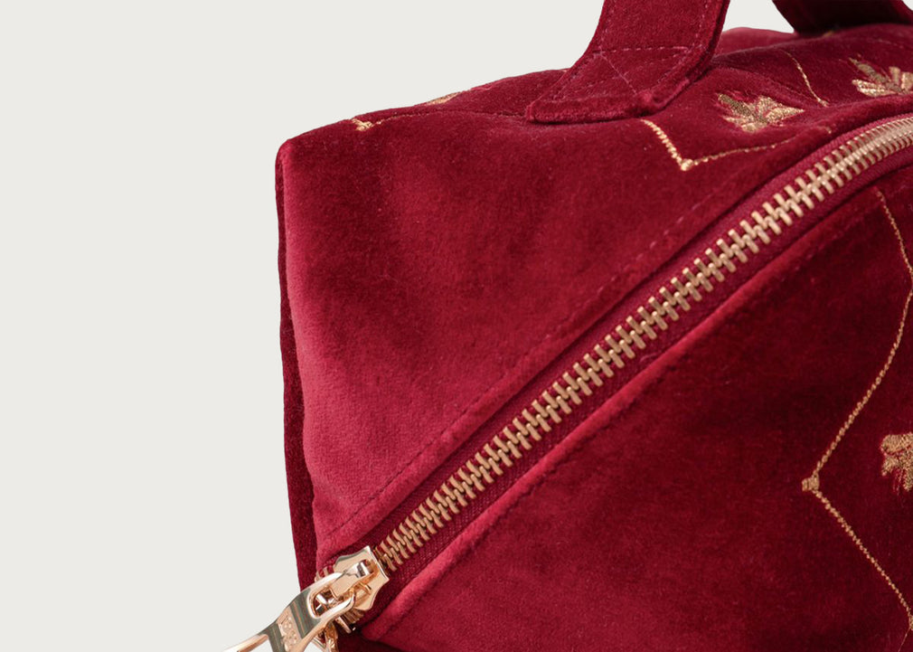 Bee Trellis Velvet Open Flat Makeup Bag Rouge
