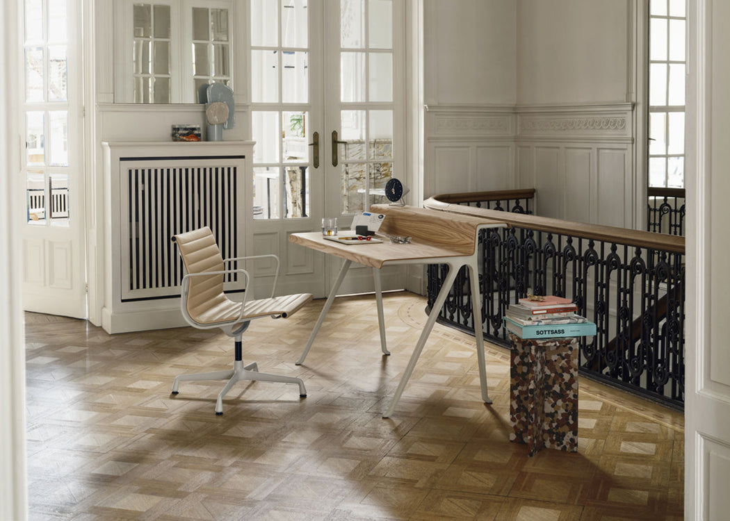 Aluminium Chair EA 108