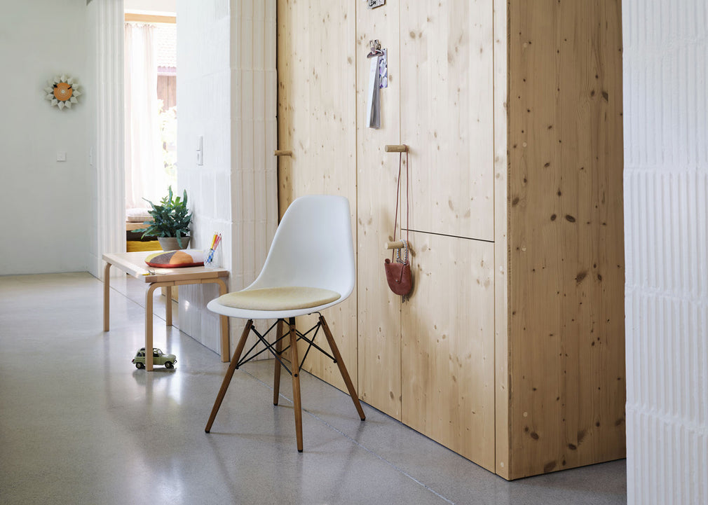 Eames Plastic Side Chair RE DSW Upholstered Seat