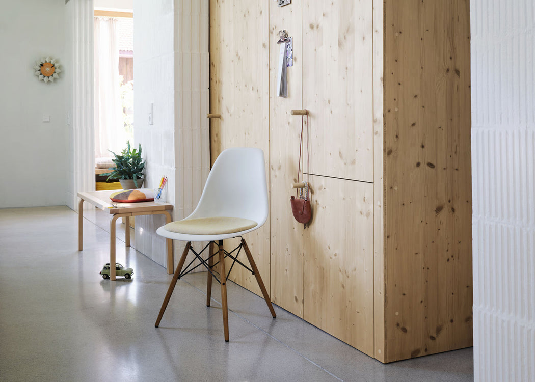 Eames Plastic Side Chair RE DSW Upholstered Seat