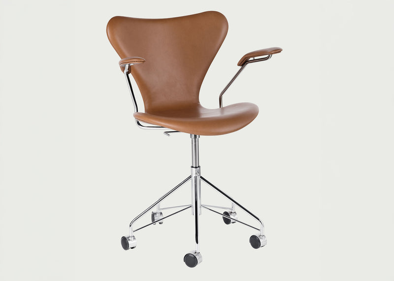 Series 7 Swivel Armchair