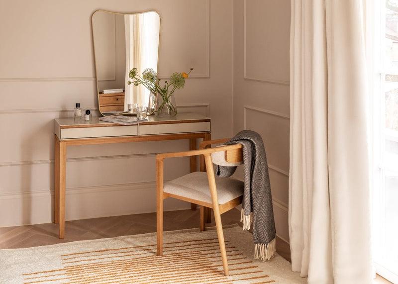 Lars Dressing Table in Cashmere