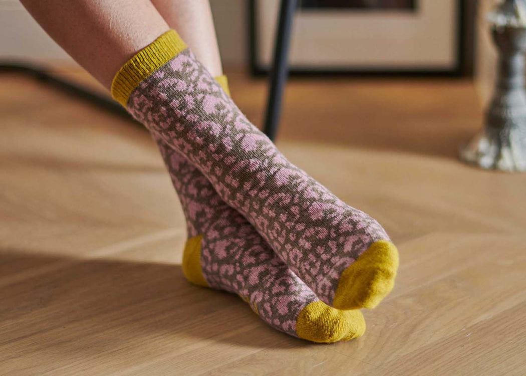 Women's Lambswool Socks Leopoard Purple
