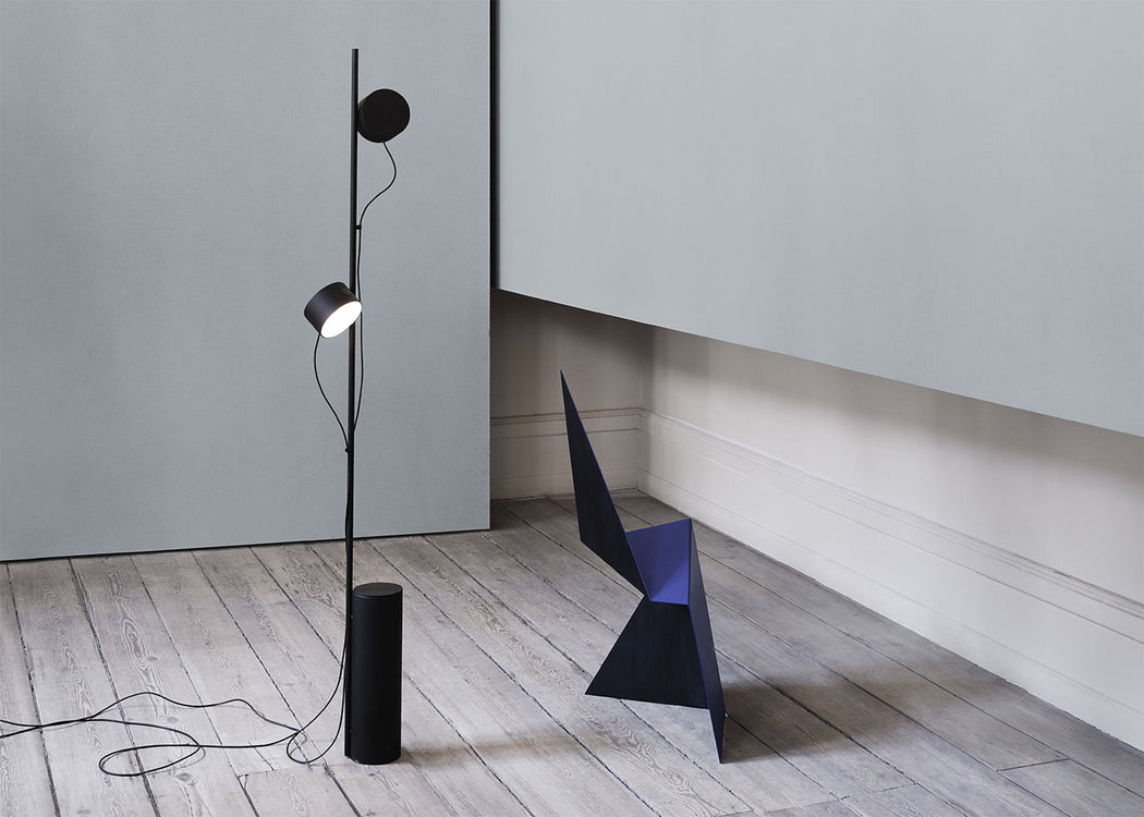 Post LED Floor Lamp Black