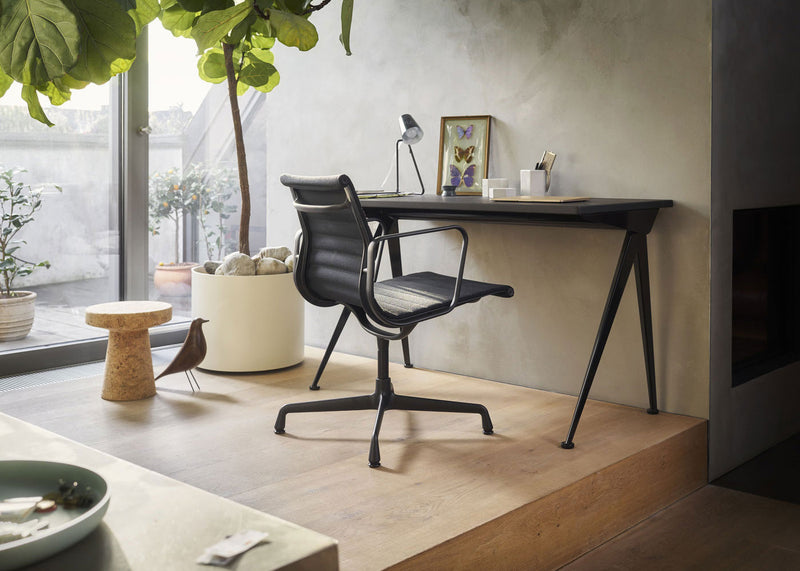 Compas Direction Desk Japanese Red