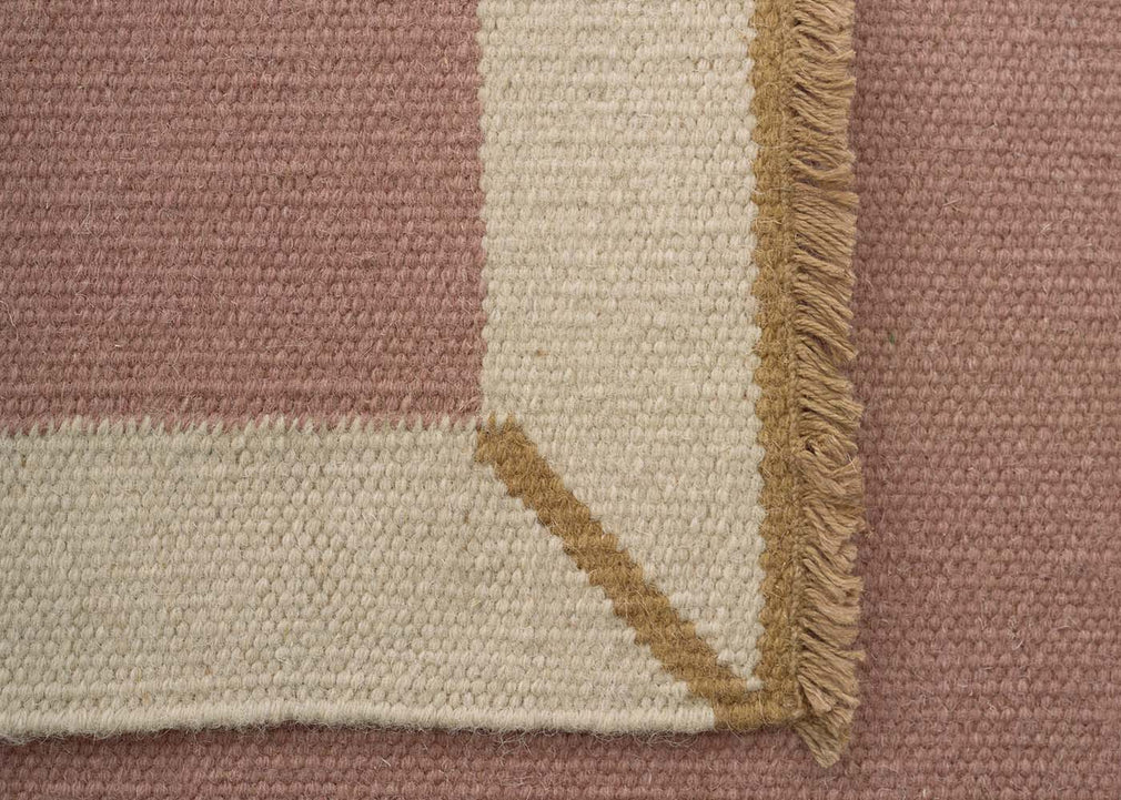 Lume Frame Rug Vintage Rose