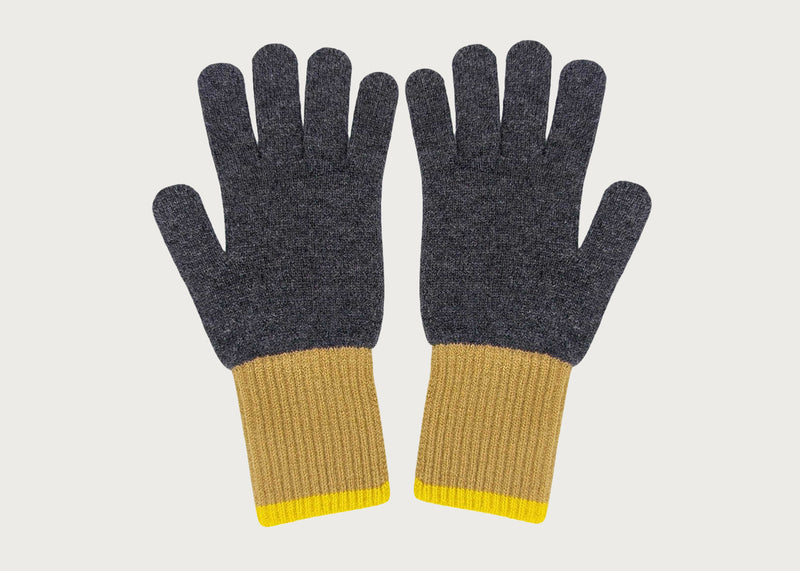 Mens Lambswool Gloves Charcoal & Medalion