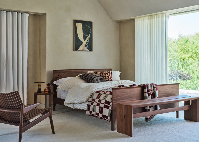 Antera Bed King Walnut