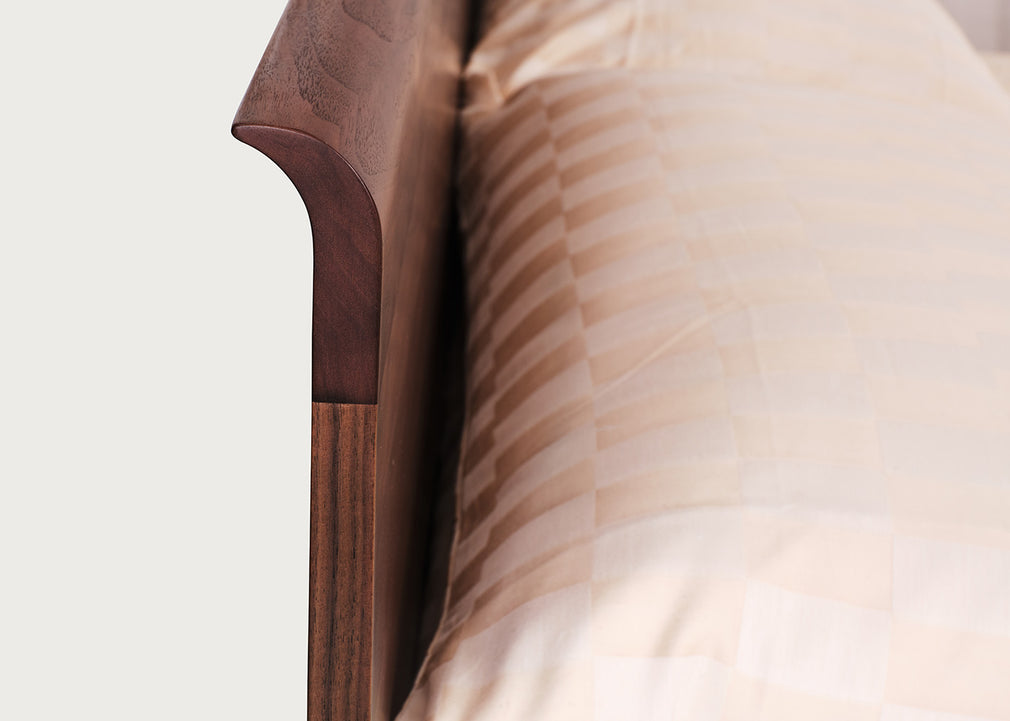 Antera Bed King Walnut