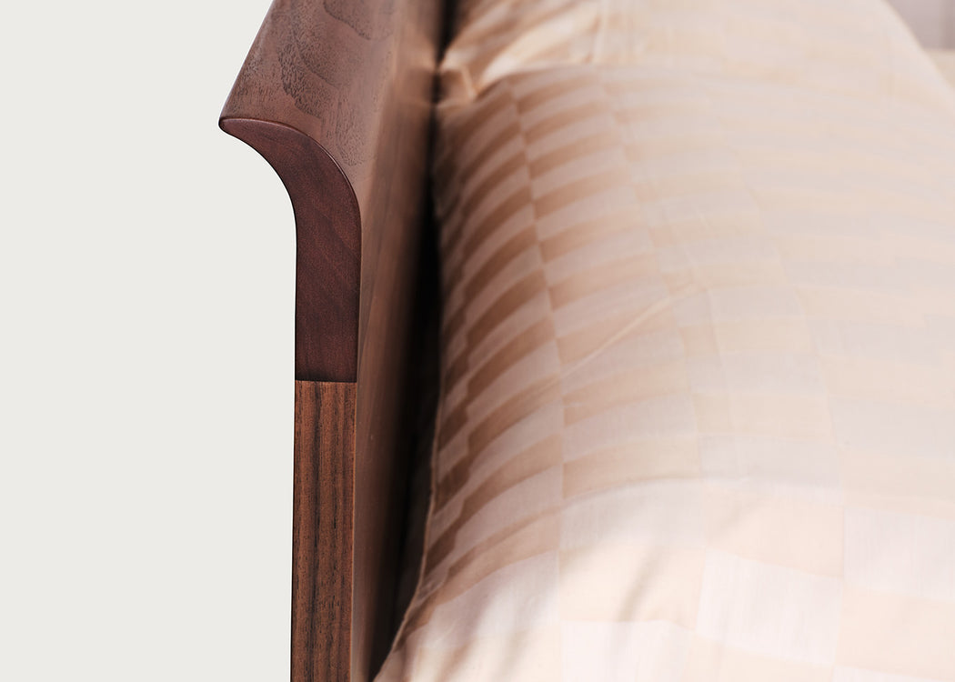 Antera Bed King Walnut