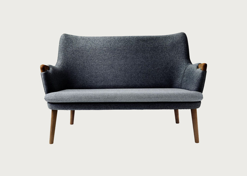 CH72 Sofa Frame Oiled Walnut Upholstered in Hallingdal 180