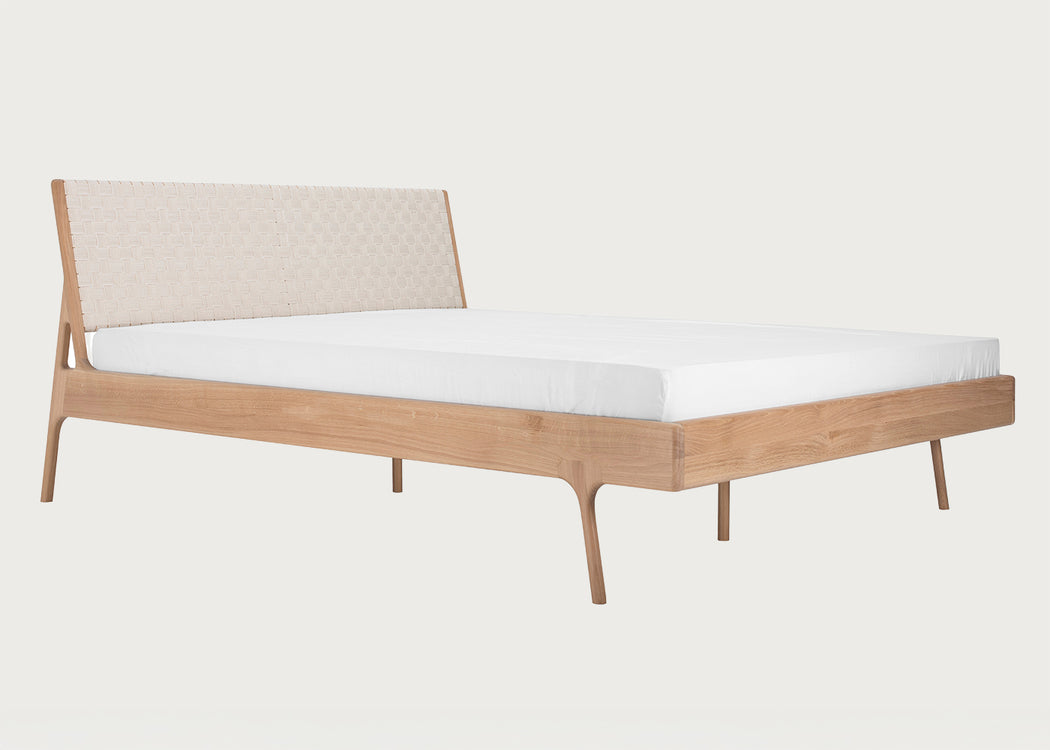 Fawn Bed White Webbing
