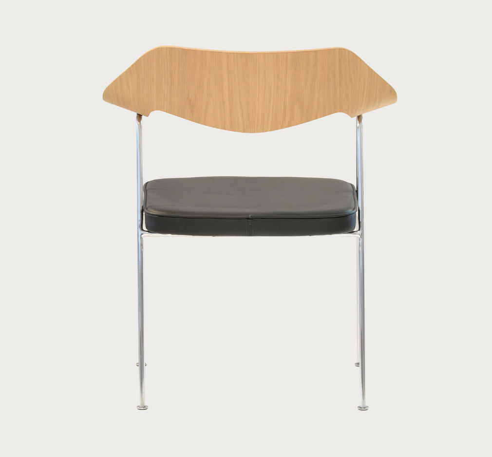 675 Chair Oak / Chrome / Black Leather