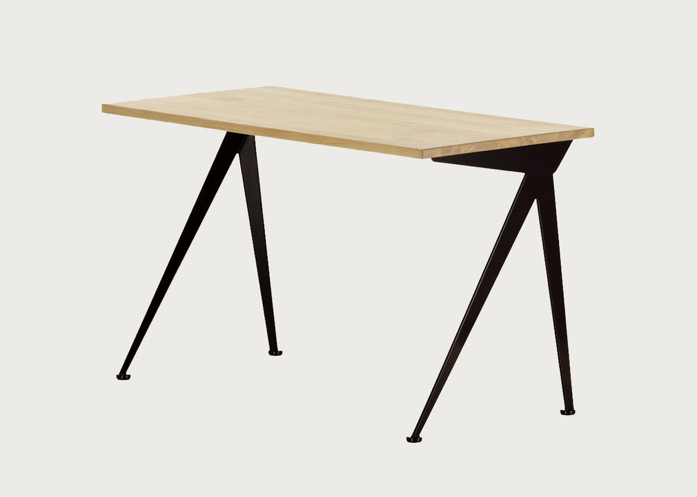 Compas Direction Desk Deep Black