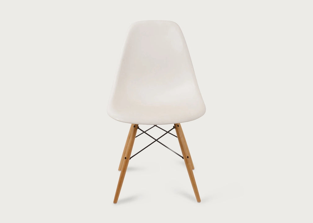 Eames Plastic Side Chair RE DSW White RE / DSW Golden Maple