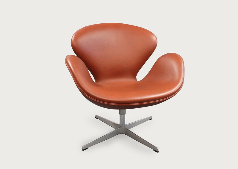 Swan Lounge Chair Walnut Leather