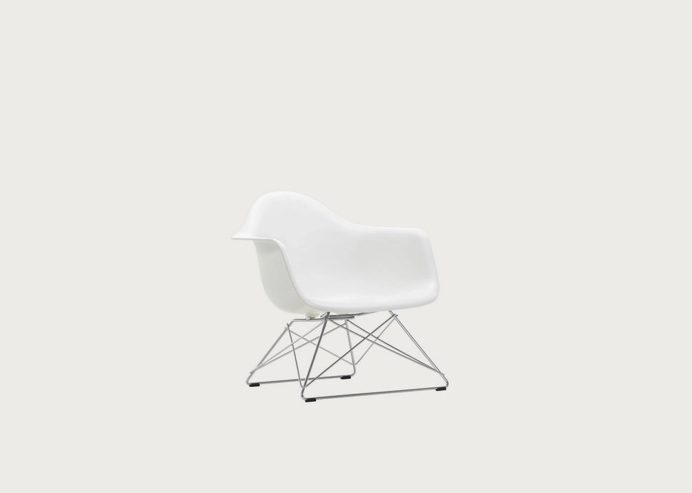 Eames Plastic Armchair RE LAR White / LAR Chrome
