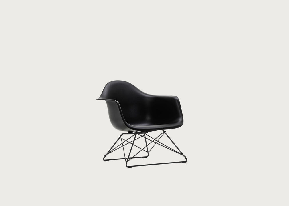 Eames Plastic Armchair RE LAR Deep Black / LAR Basic Dark Powder