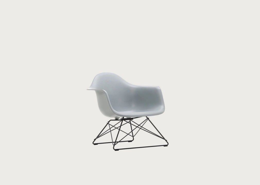 Eames Plastic Armchair RE LAR Light Grey / LAR Basic Dark Powder