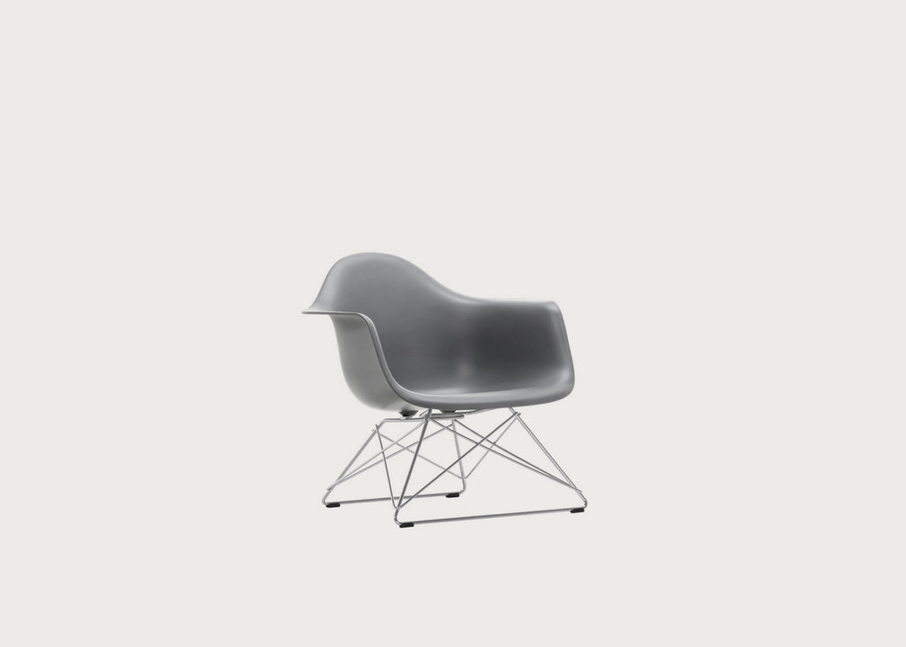Eames Plastic Armchair RE LAR Granite Grey / LAR Chrome
