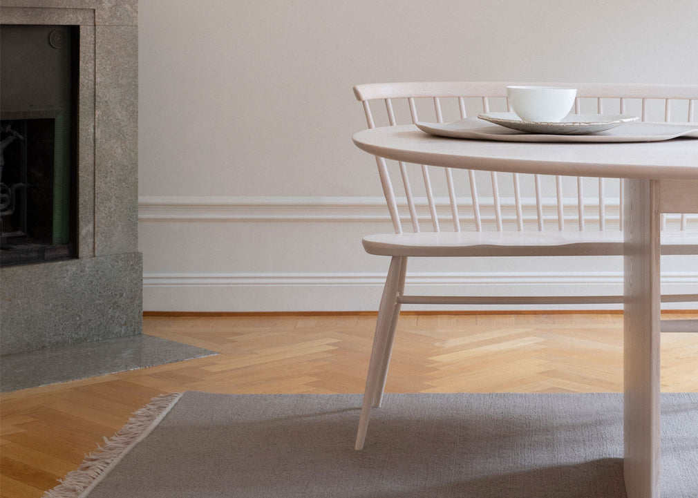 Loveseat Whitened Ash